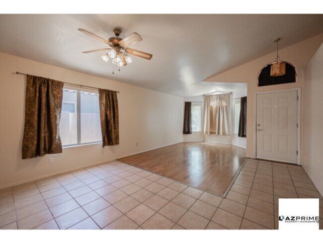 Foto del edificio - Beautiful 3/2 Gilbert House with Vaulted C...