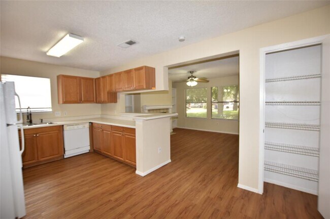 Foto del edificio - 2804 Jadewood Ct