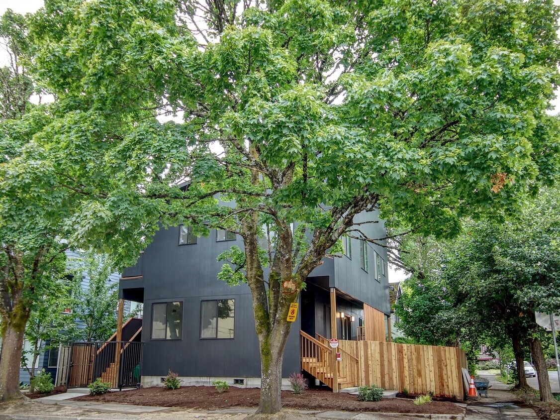 Foto principal - 1404 SE Franklin St