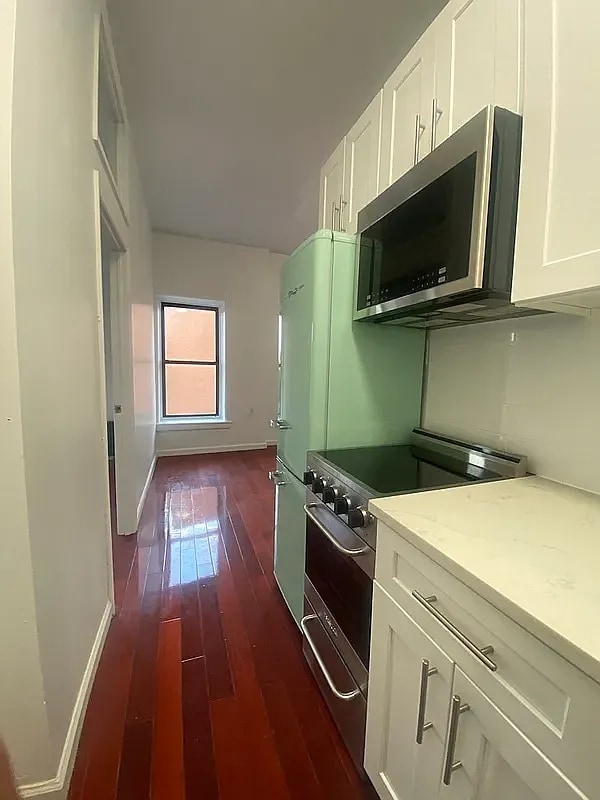 Building Photo - 350 Greene Ave