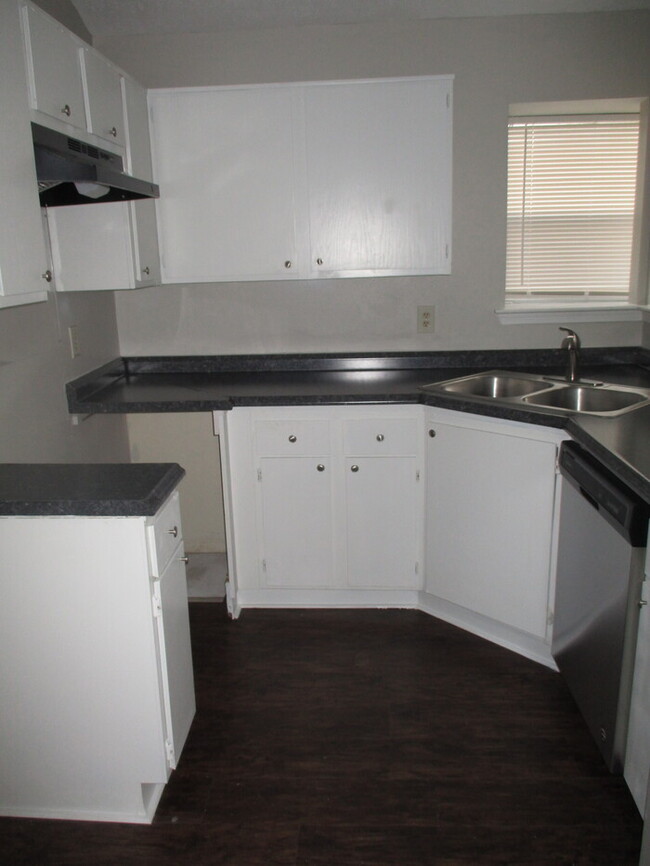 Building Photo - 952 Willersley Ln. Channelview, TX 77530