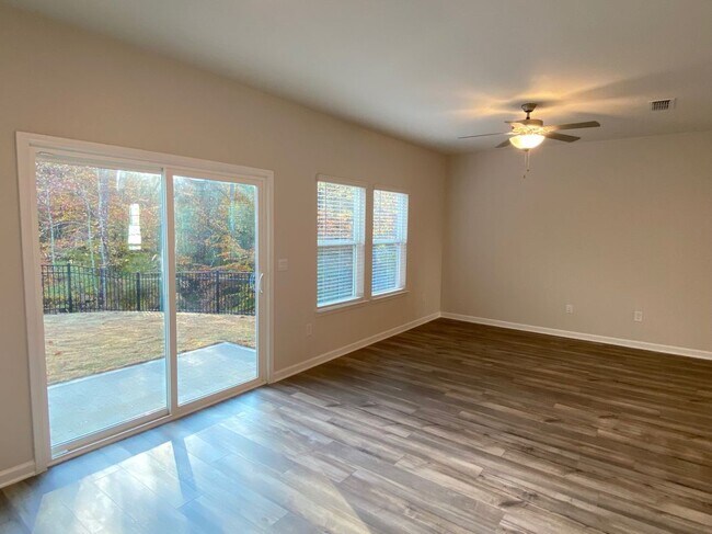 Building Photo - 151 Cedar Ln