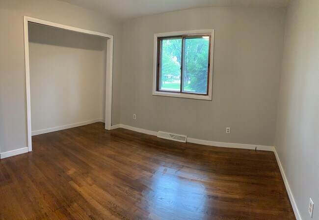 Building Photo - 1149 Bonnie Dr