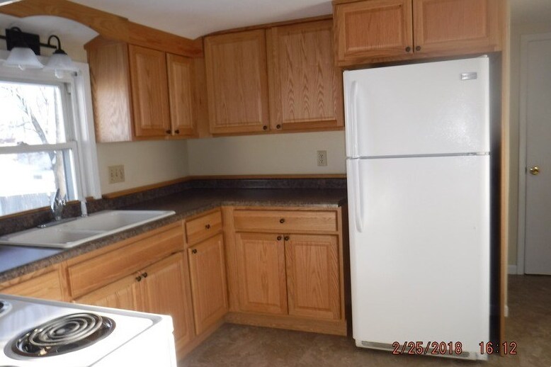 Primary Photo - 513 N Oak Ave