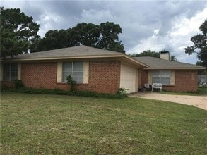 Building Photo - 505 N Walnut Creek Dr