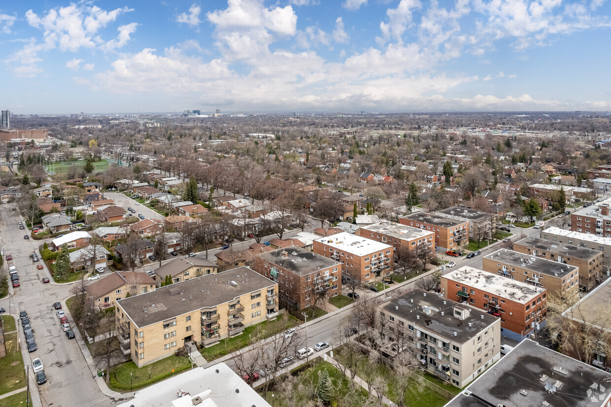Aerial Photo - 5325 Rue Dudemaine