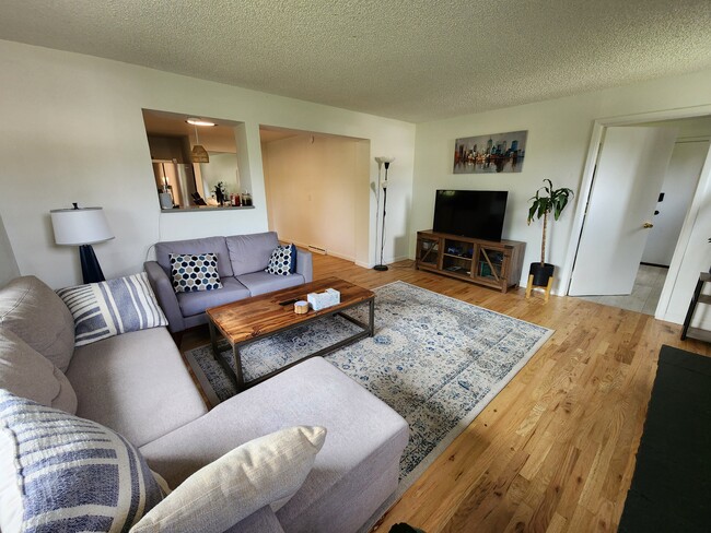 Building Photo - 5567 Newland Way