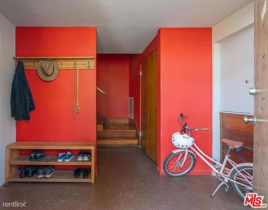 Primary Photo - 3 br, 2 bath House - 3064 Castle St