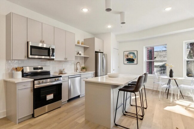 Building Photo - 367 W Hortter St