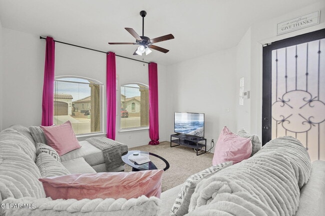 Foto del edificio - 13760 Blackburn Ave