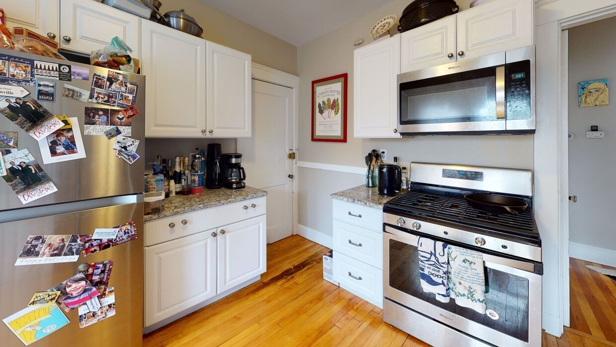 Beautiful 3 bed 1.5 bath in Brighton - Beautiful 3 bed 1.5 bath in Brighton