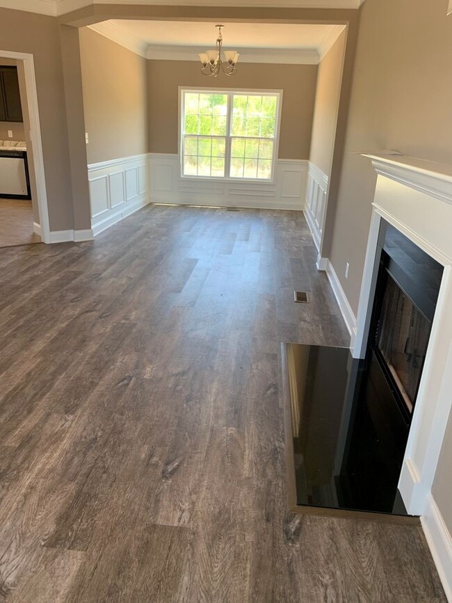 Building Photo - Maryville 37803 - 3 bedroom , 2.5 bath home - Contact Jackie Mills (865) 748-2851