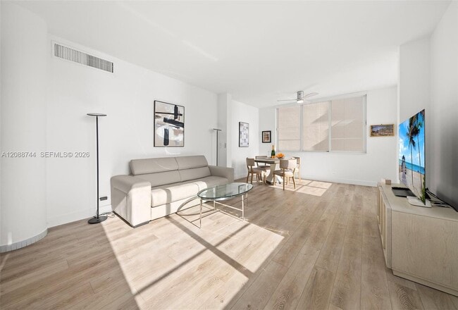 Building Photo - 5005 Collins Ave