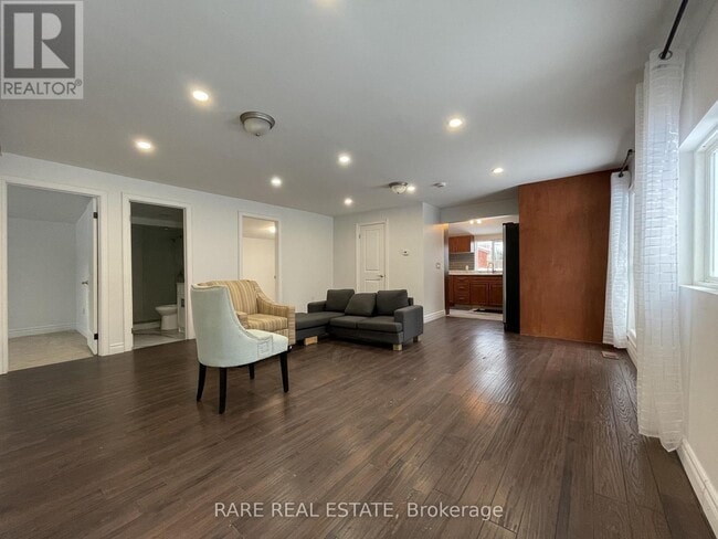 Building Photo - 1981 Inglewood Dr