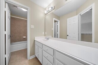 Building Photo - 19335 Lincoln Heights Ln