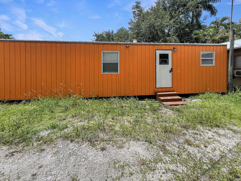 Foto principal - 9861 Orange River Blvd