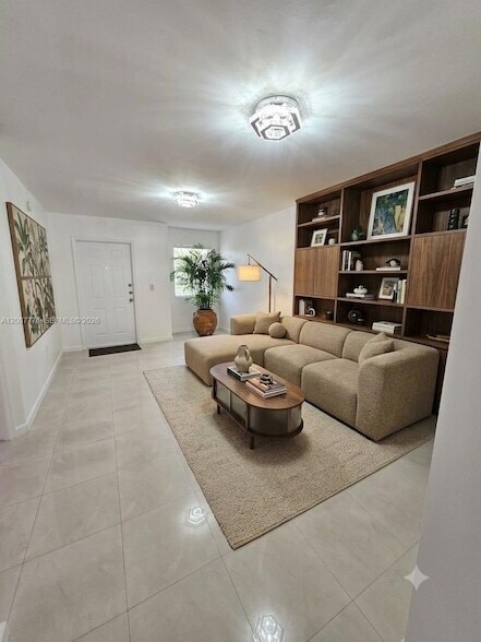 Foto del edificio - 4691 NW 9th St