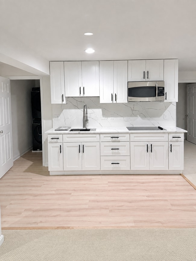Building Photo - 7412 Pensacola Pl