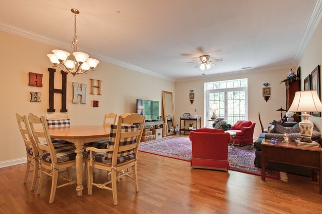 Building Photo - 1800 Amberley Ct
