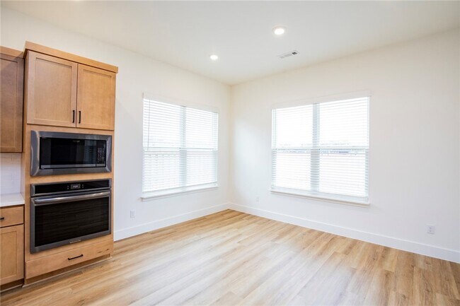 Foto del edificio - 5034 Moose Holw Ter