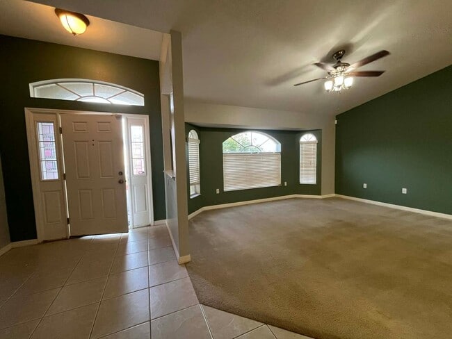 Foto del edificio - 25381 Deep Creek Blvd