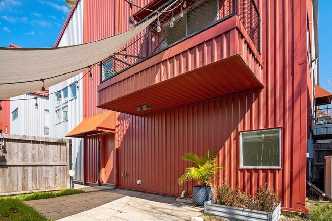 Building Photo - 2936 Commerce St