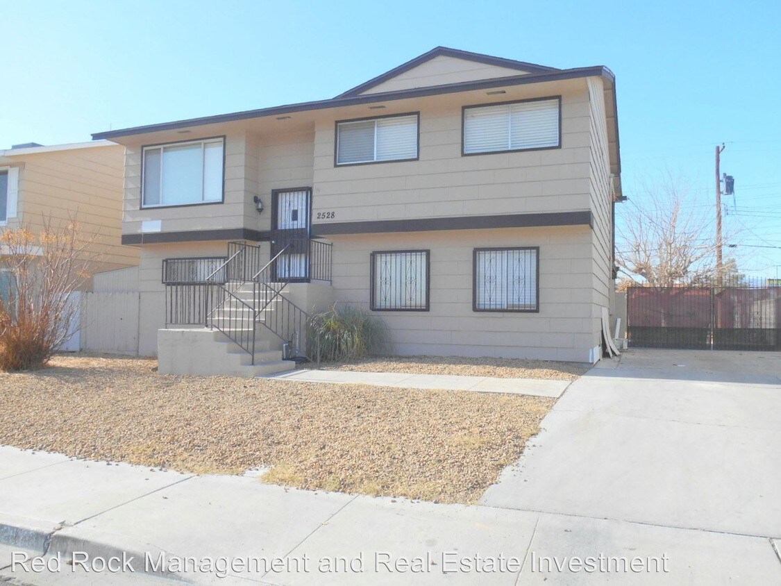 Foto principal - 4 br, 2 bath House - 2528 Rye Street