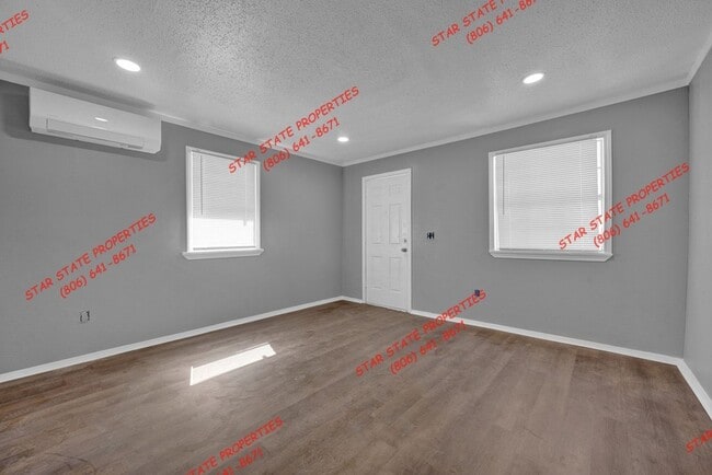 Building Photo - 82 N Virginia St