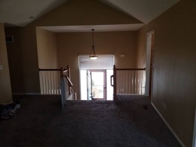 Foto del edificio - AVAILABLE NOW! Beautiful LARGE 4 BD 3 BTH ...