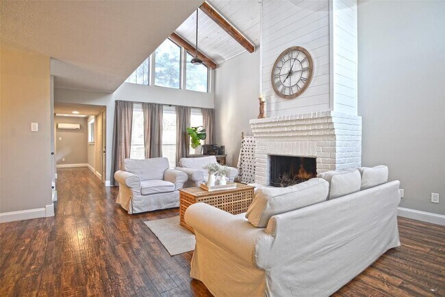 Building Photo - 18242 Lakeside Ln