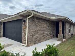 Building Photo - 635 Marlin Ct