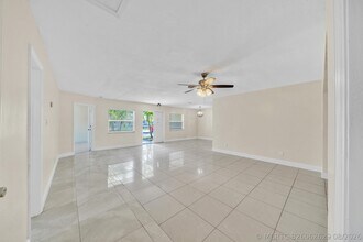 Building Photo - 4921 NW 39th St