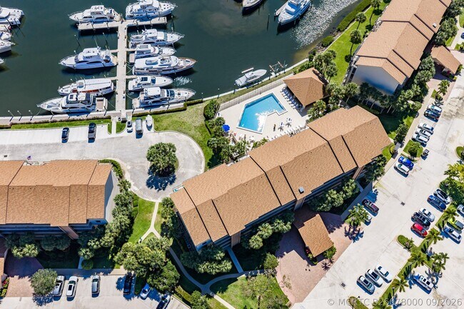 Foto del edificio - 2601 Marina Isle Way