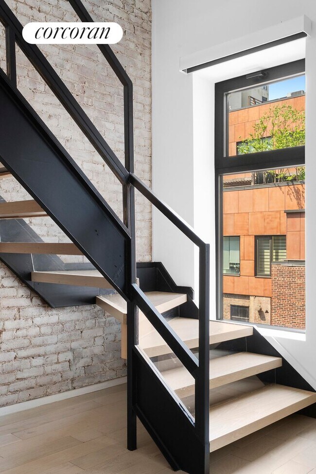 Foto del edificio - 317 W 51st St