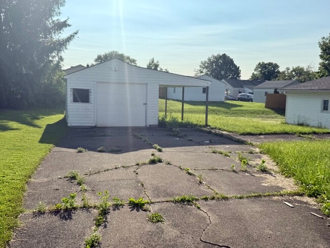 Building Photo - 532 N Dunlap Ave