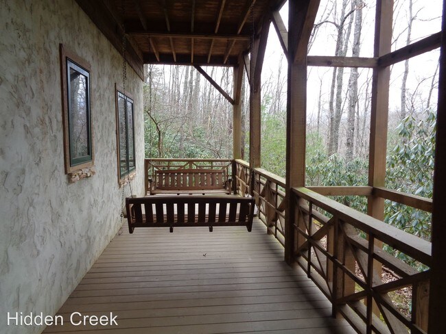 Foto del edificio - 3 br, 2.5 bath House - 422 Wolf Den Lane