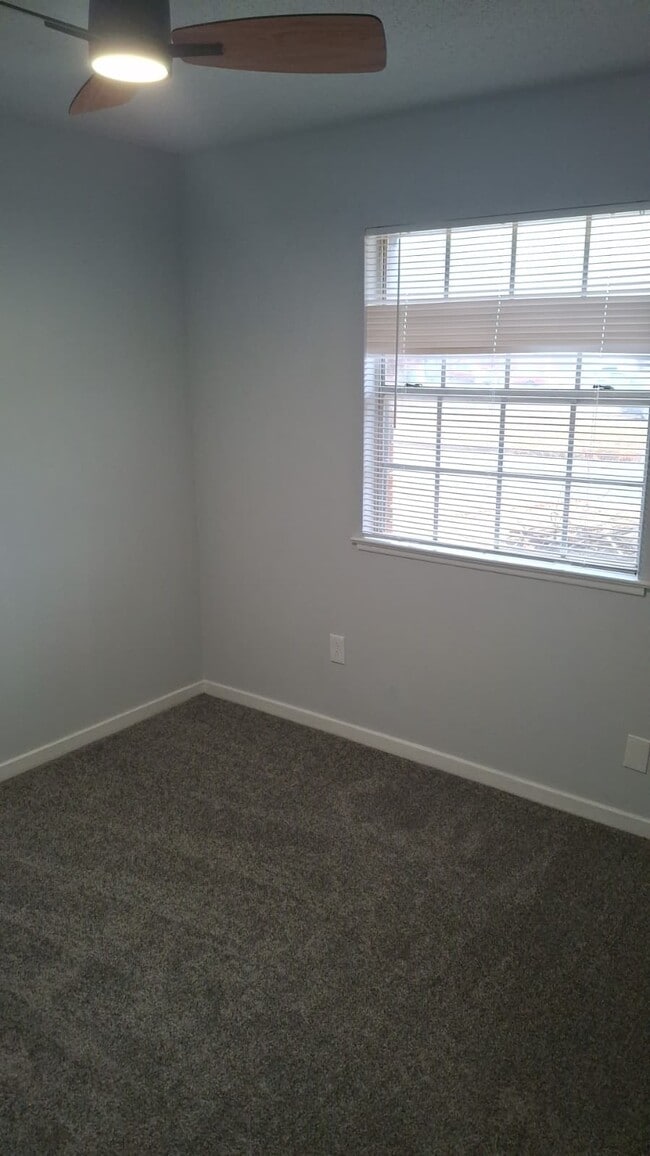 Building Photo - 5830 NW Kinyon Ave