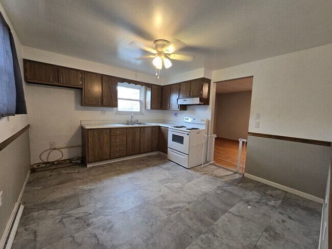 Foto del edificio - 3 Bedroom Home - Conveniently Located in N...
