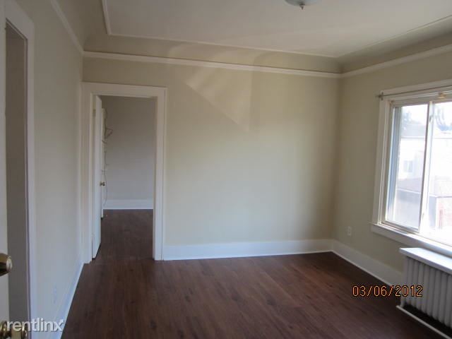 Building Photo - 1 br, 1 bath Apartment - 99 Maple St Apt #2