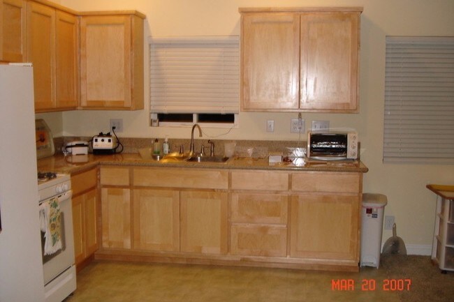 Cocina - 8408 Wiley Post Ave