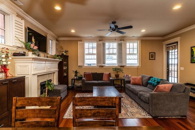 Living Room - 1148 W Monroe St
