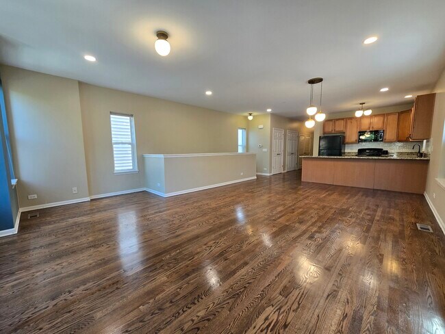 Foto del edificio - 1844 N Lockwood Ave
