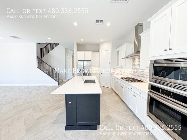 Building Photo - 6641 E Villa Rita Dr
