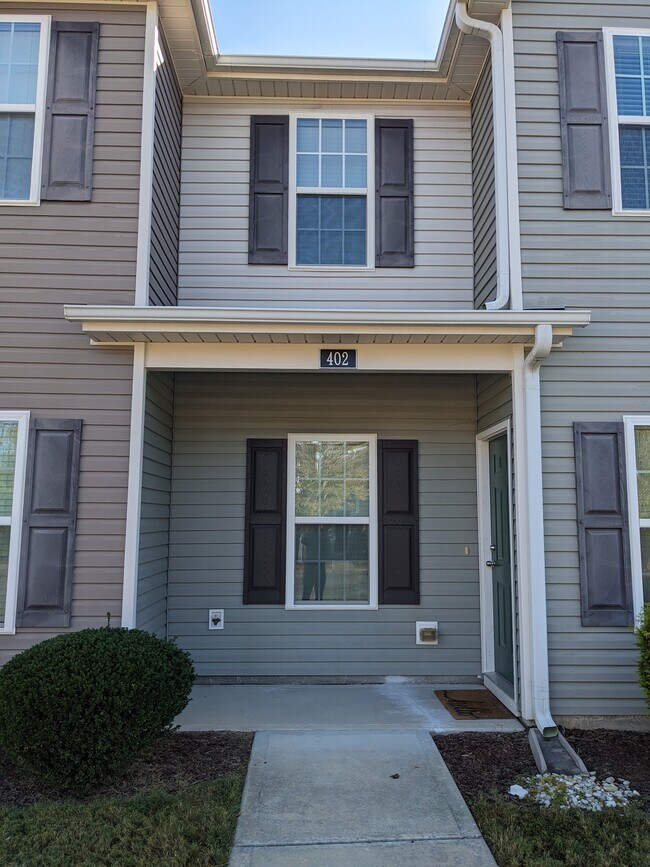 Foto del edificio - 2 Bedroom, 2.5 Bath Townhome in Creedmoor, NC