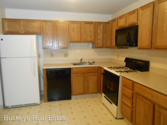 Building Photo - 1382 Highland St