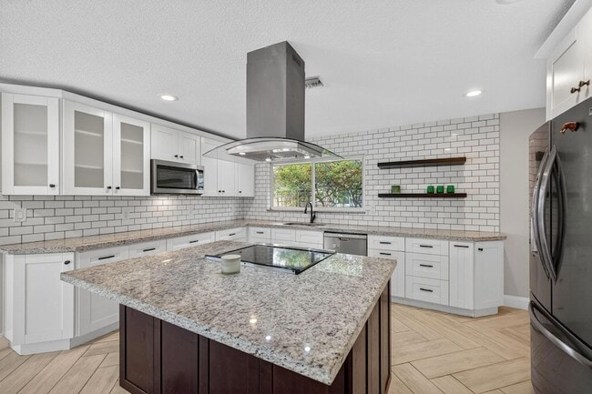 Photo - 1460 NE 57th Ct House