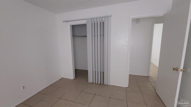 Foto del edificio - 5409 E Shore Dr