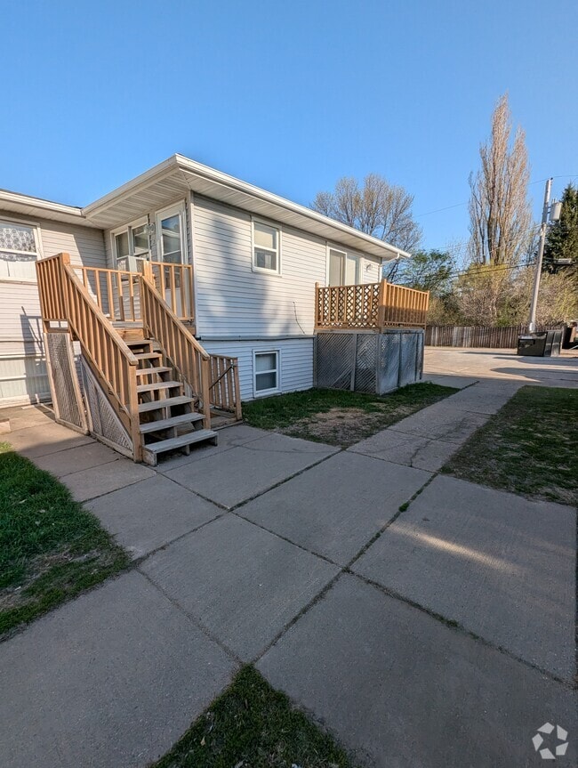 Building Photo - 1103 Campbell Dr
