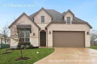 Building Photo - 517 Huntwick Dr
