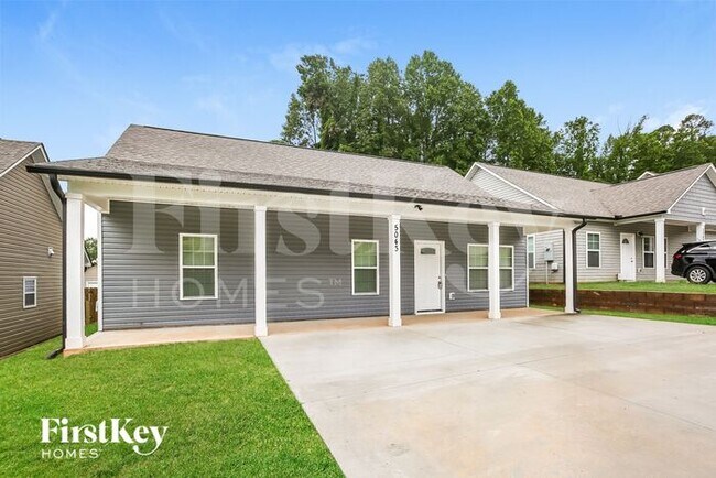 Foto del edificio - 5043 Tuckaseegee Road